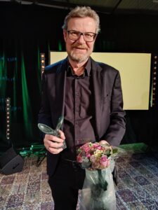 Steffen Kverneland er vinner sb Bibliotekets litteraturpris 2022